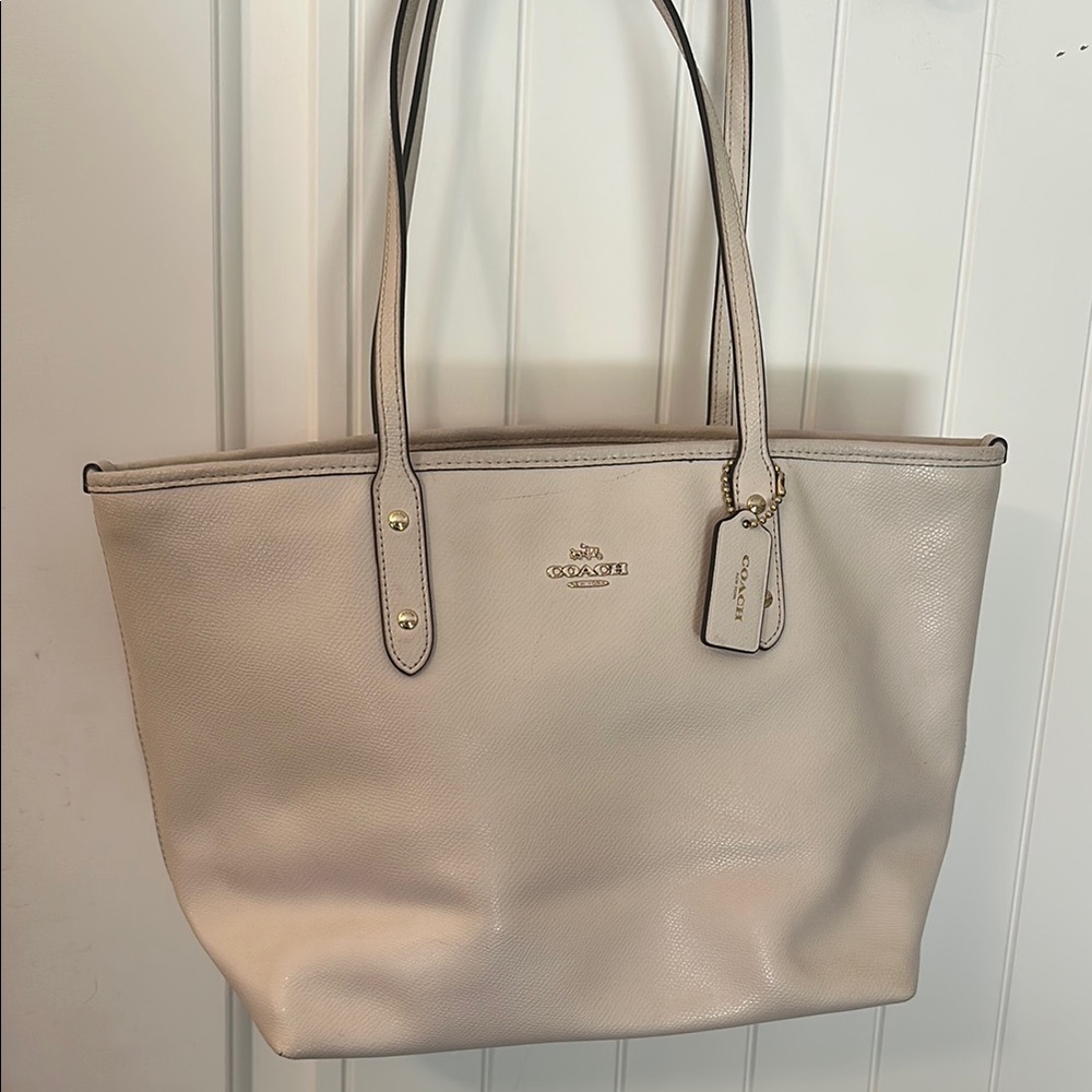 Coach Cream Leather Tote Spacious Everyday Essential